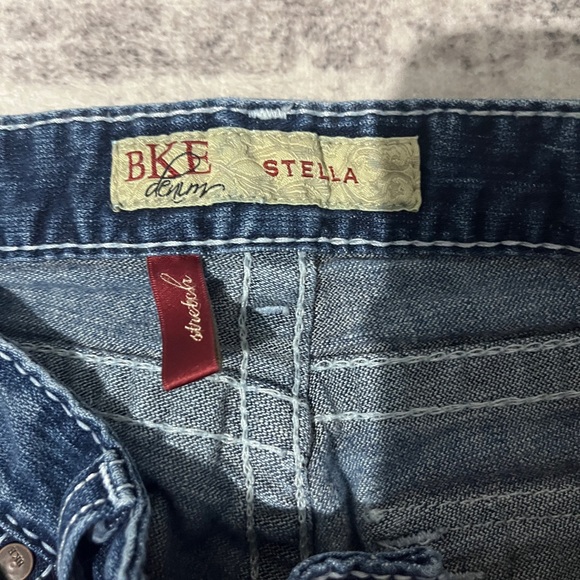 25/31 1/2 BKE Jeans - Picture 2 of 4
